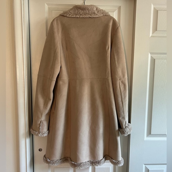 Women's Faux Fur Coat/Jacket from Jones New York - Picture 7 of 12
